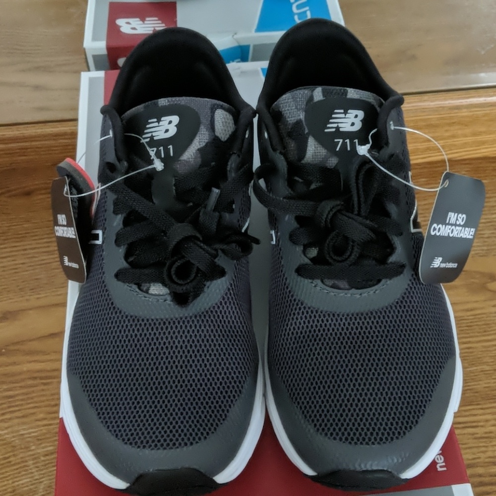 New Balance WX711CG3 size 5 cross training sneaker